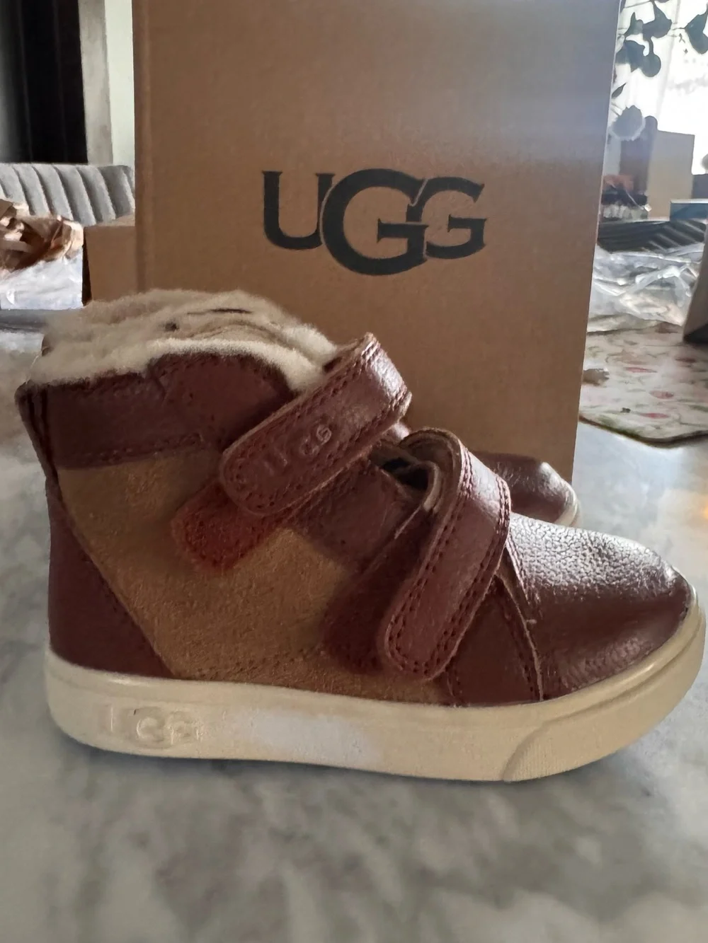 UGG 🤎 new